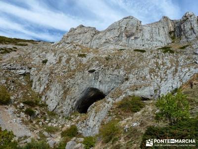 Montaña palentina;senderismo manzanares el real botas trekking madrid asociacion senderismo